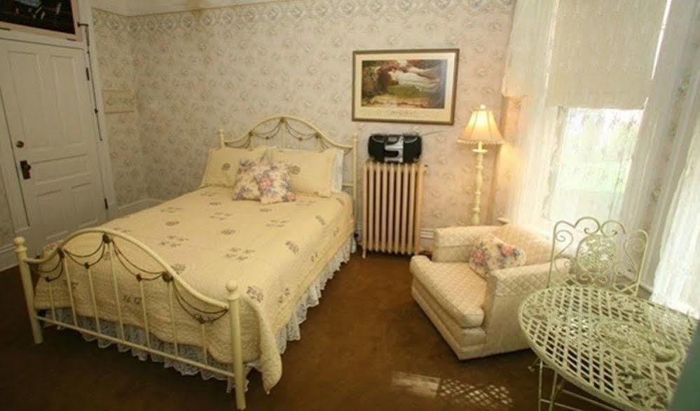 Hickory House Inn Анаконда Экстерьер фото