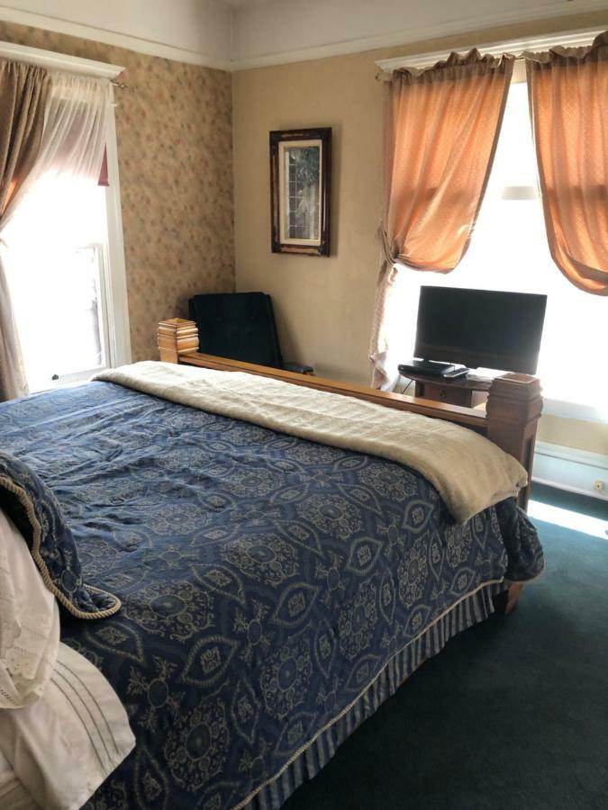 Hickory House Inn Анаконда Экстерьер фото