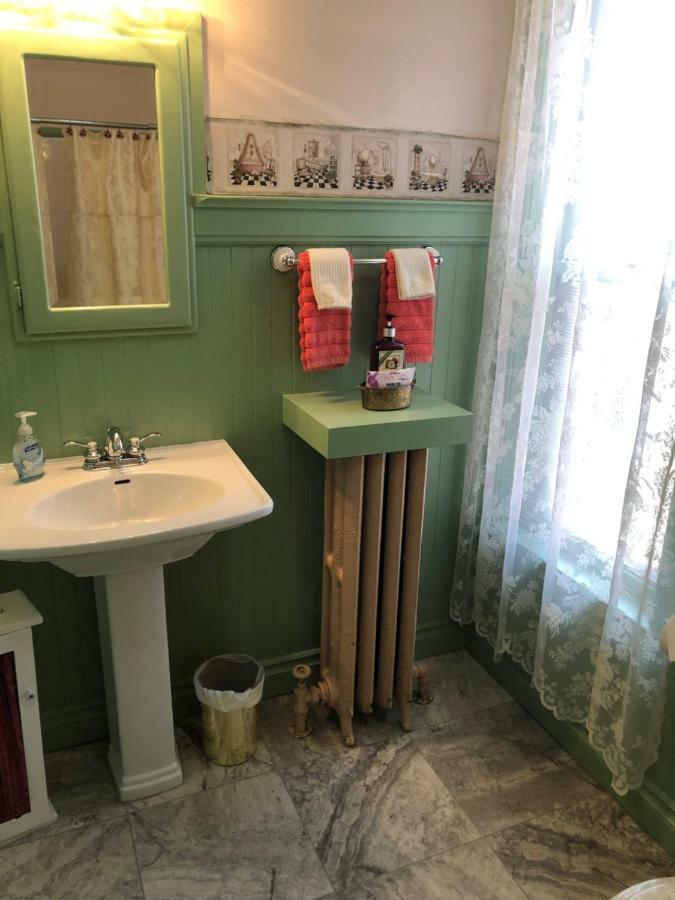 Hickory House Inn Анаконда Экстерьер фото